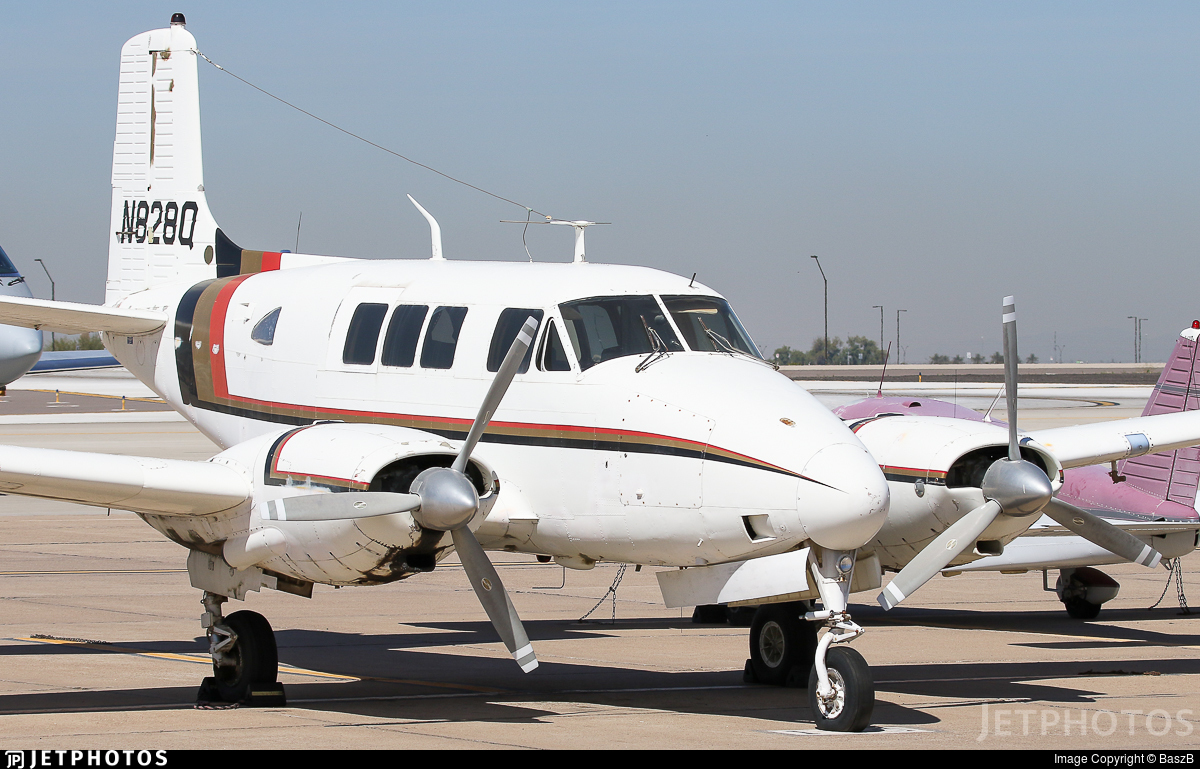 Beechcraft Queen Air 80