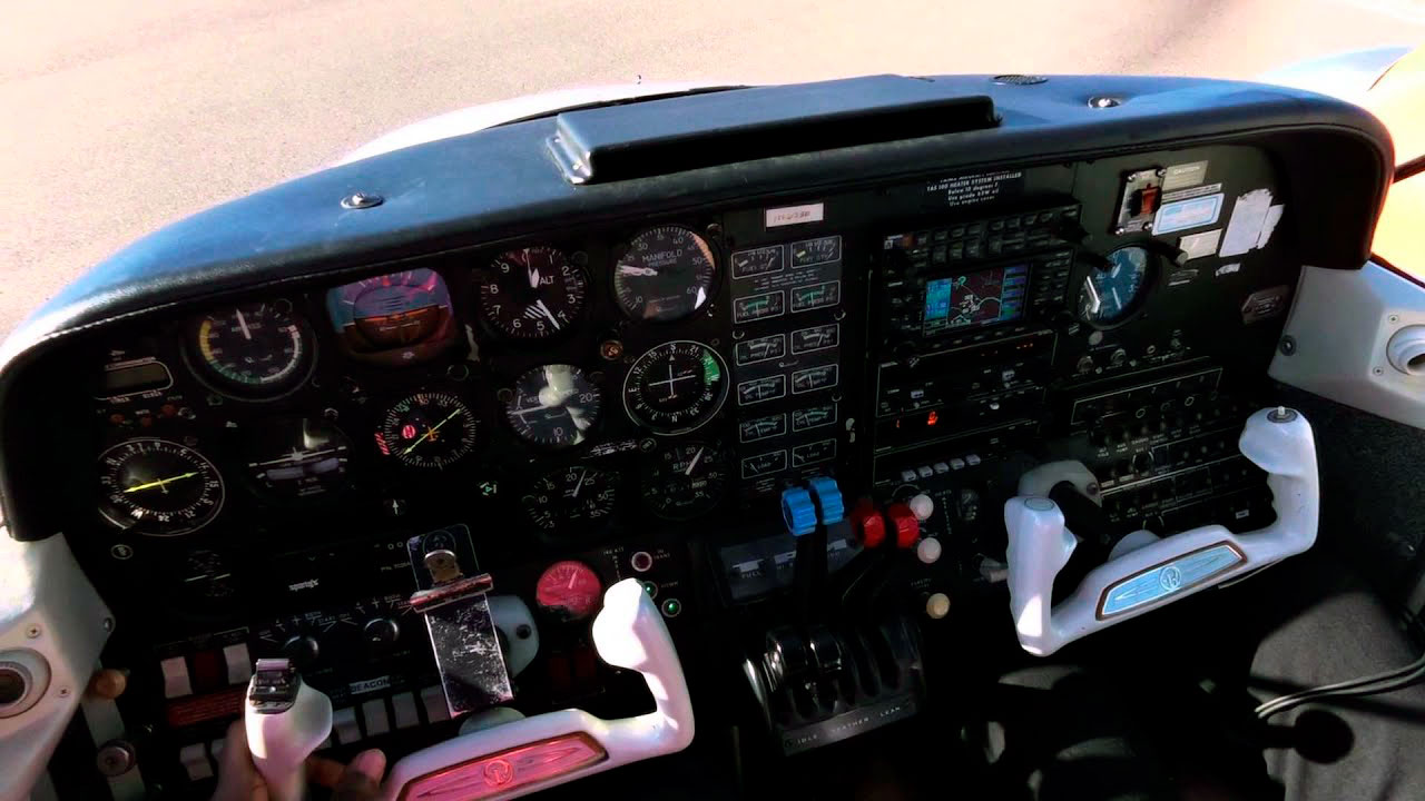 Beechcraft 76 Duchess в кабине