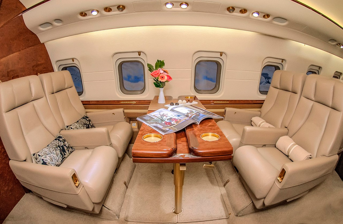 Салон Bombardier Challenger 604