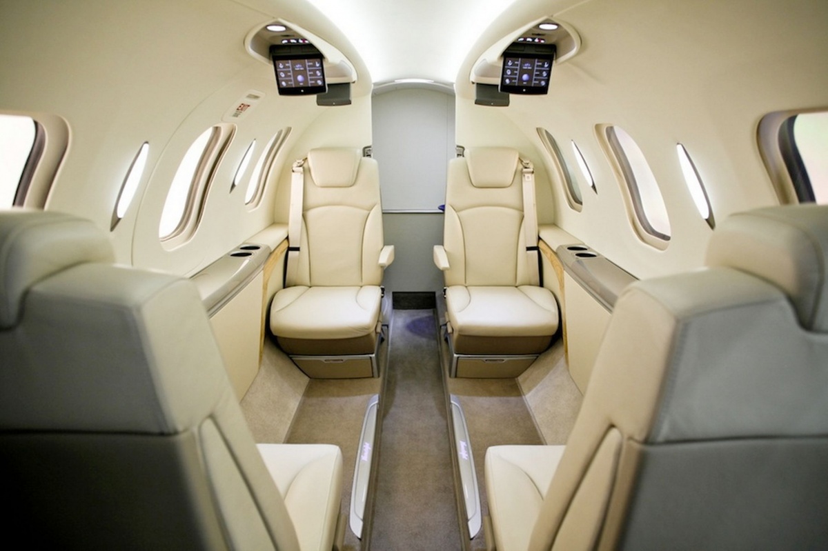 Интреьер самолета HondaJet HA-420