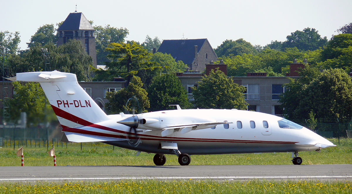 Piaggio P-180 Avanti