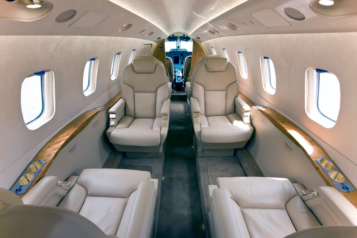 Салон Piaggio P-180 Avanti II
