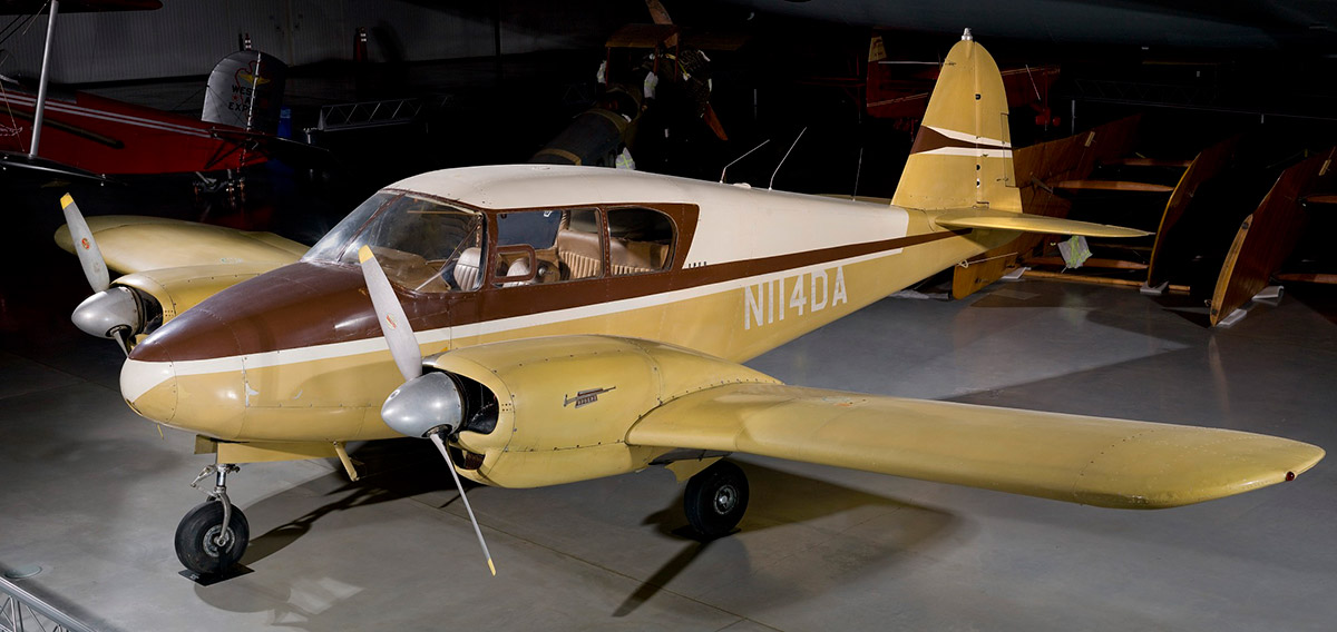 Самолет Piper PA-23 Apache