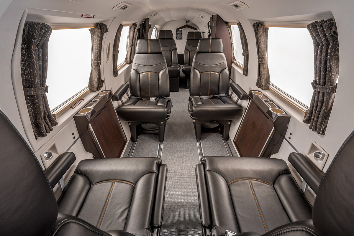 Интерьер самолета Piper РА-31-350 Chieftain