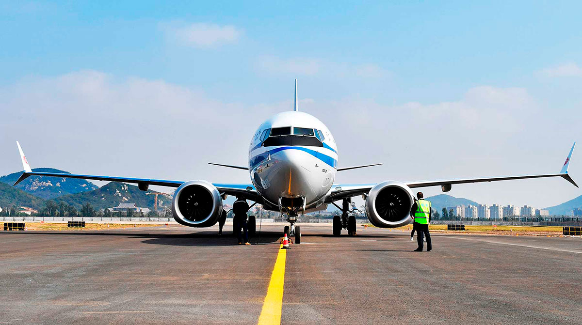 самолет Boeing 737 MAX