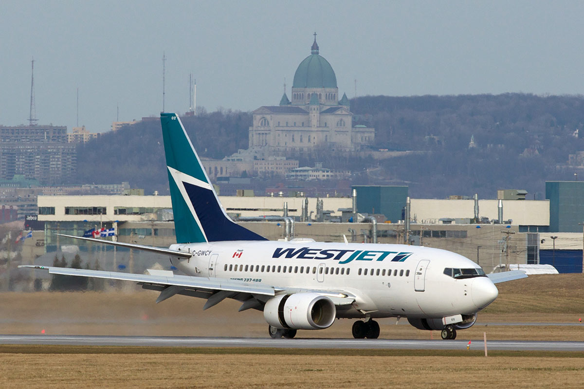 Самолет Boeing 737-600