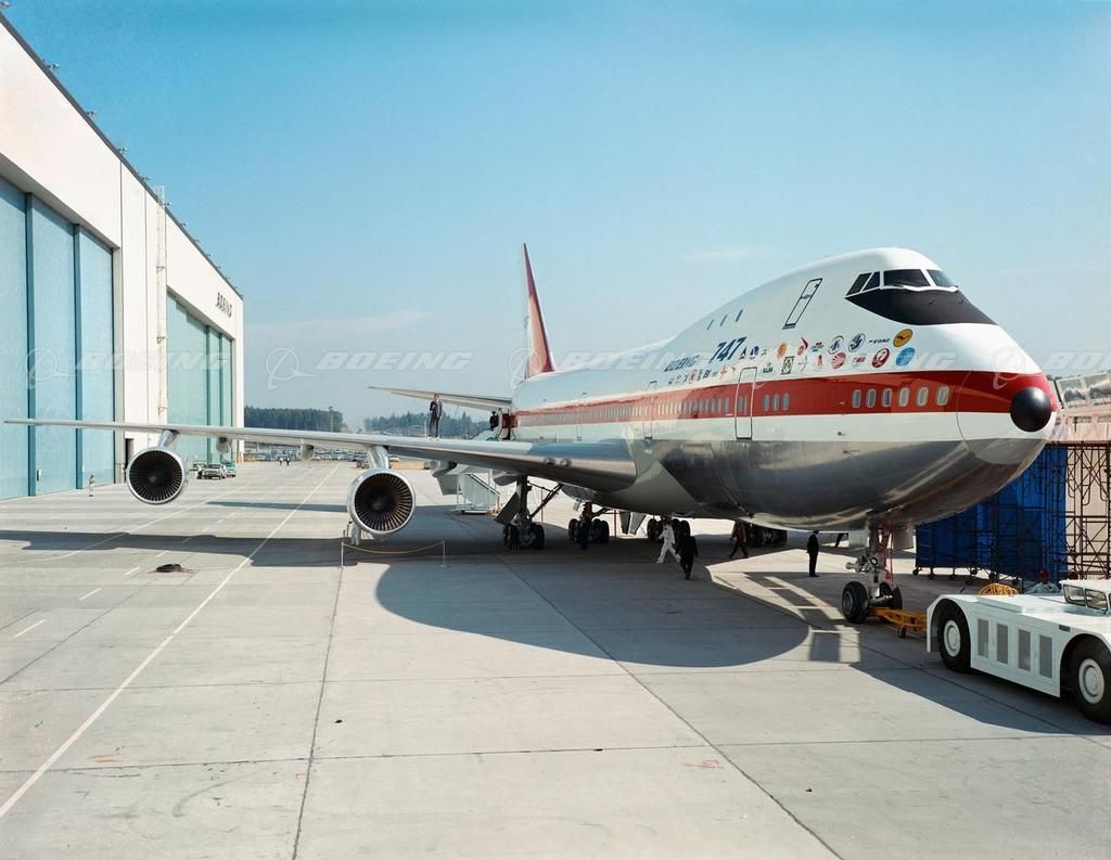 Boeing 747-100
