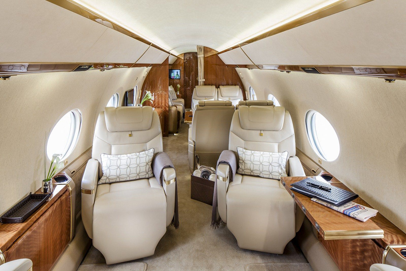 Салон самолета Gulfstream V